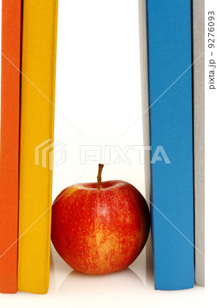 apple with books apple with books 9276093