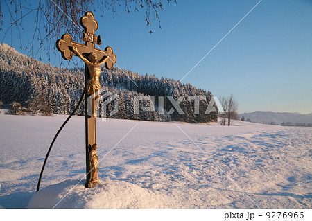 Cross in winter landscape Cross in winter landscape 9276966