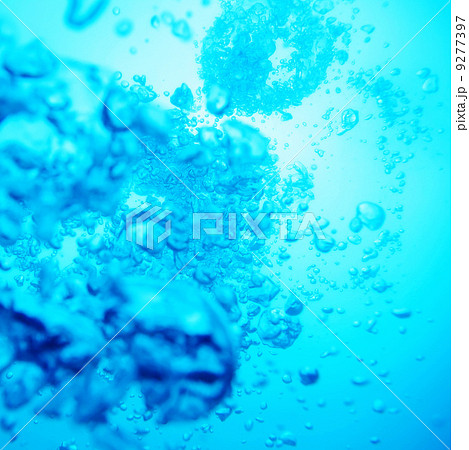 air bubbles in fresh blue water 9277397