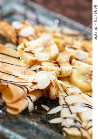 pancakes with banana 9278699