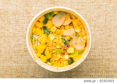 Instant noodles 9282003