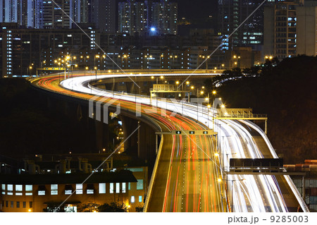 freeway in city at night 9285003