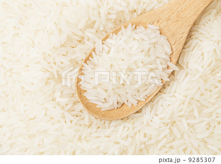 Chinese white rice on spoon 9285307