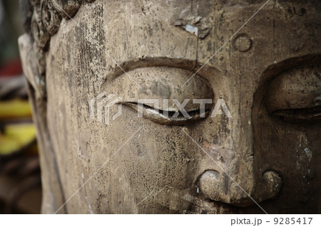 buddha close up 9285417