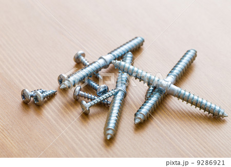 screw on wood screw on wood 9286921