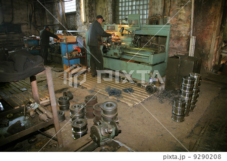 Lathe and the turner Lathe and the turner 9290208