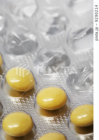 Yellow and round tablets 9290214