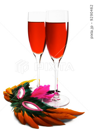 Two glasses and mask 9290462