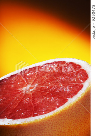 Half of grapefruit 9290478
