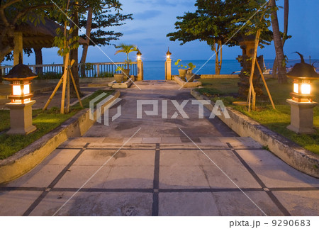 Evening kind on ocean , Bali, Indonesia Evening kind on ocean , Bali, Indonesia 9290683