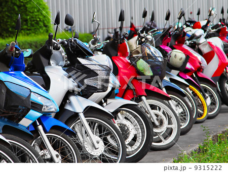 Many motobikes Many motobikes 9315222