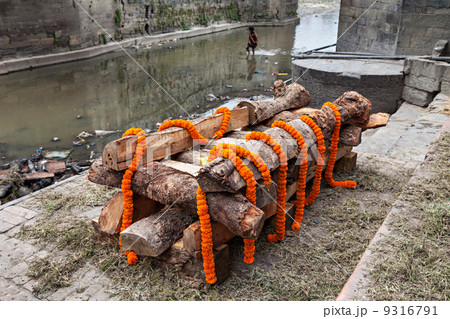 Cremation ceremony 9316791