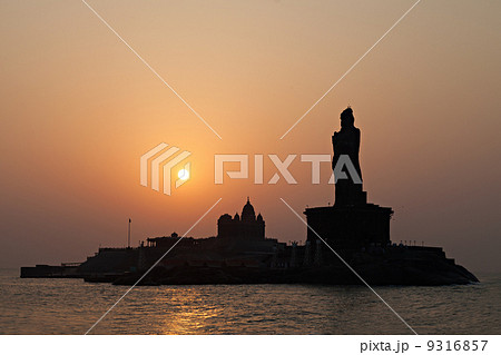Vivekananda and Thiruvalluvar statues 9316857