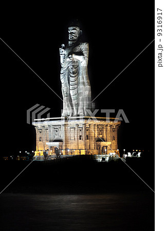 Thiruvalluvar statue 9316917