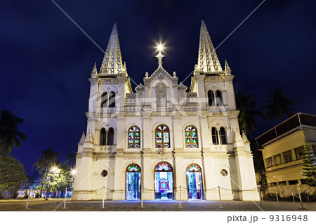 Santa Cruz Basilica 9316948