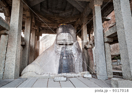 Nandy statue 9317018