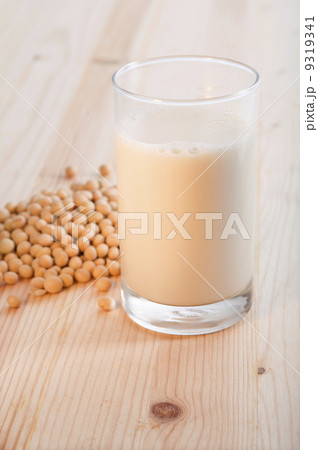 soya bean and soya milk 9319341