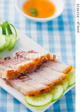 chinese roast pork belly with chilli sauce 9324619