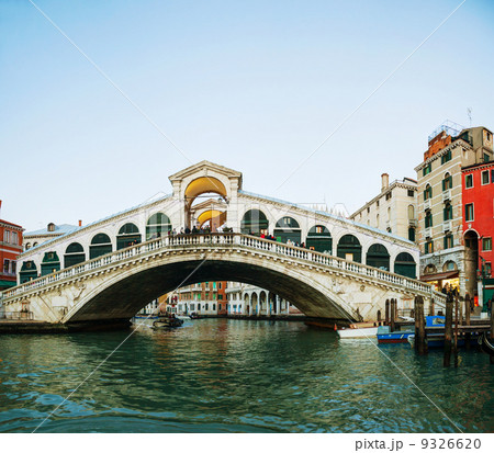 Rialto Bridge (Ponte Di Rialto) in Venice, Italy Rialto Bridge (Ponte Di Rialto) in Venice, Italy 9326620