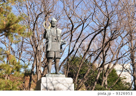 浜松城の徳川家康像 9326953