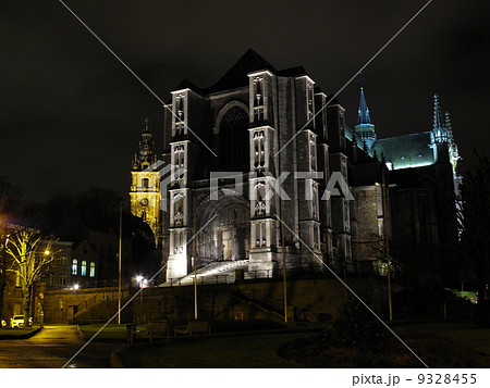 ベルギー　モンスの協会 9328455