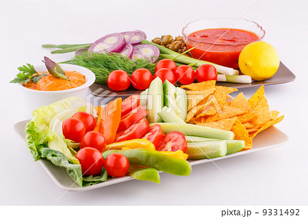 Vegetables, olives, nachos, red and cheese sause Vegetables, olives, nachos, red and cheese sause 9331492