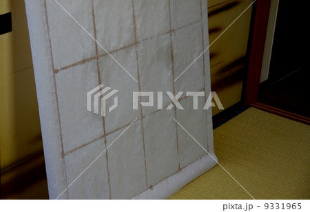 障子を張る　障子の張替 9331965