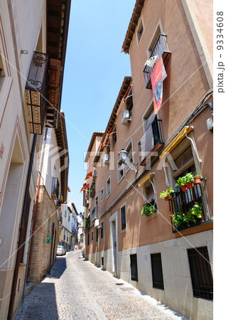 スペイン　古都トレドの町並み　路地 9334608