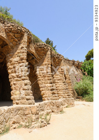 スペイン　バルセロナ　グエル公園 9334923
