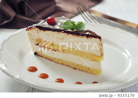 Piece of souffle cake Piece of souffle cake 9335170