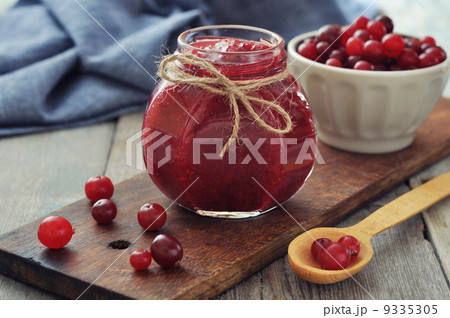 Cranberry jam 9335305