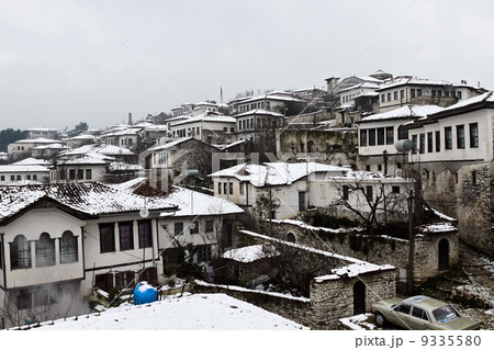 世界遺産ベラトとジロカストラの歴史地区、ベラトの千の窓 9335580