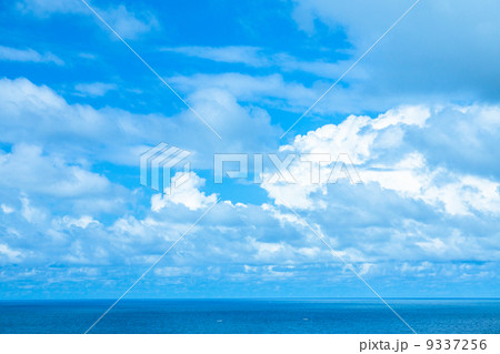 琴引浜より日本海の眺め 9337256