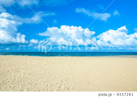 琴引浜より日本海の眺め 9337261