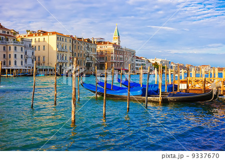 Gondolas in Venice 9337670