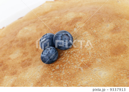 traditional homemade blinis or crepes with blueberries traditional homemade blinis or crepes with blueberries 9337913