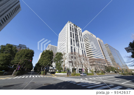 霞ヶ関の官公庁ビル群  イメージ  9342637