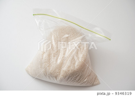 密封袋に入った米 9346319