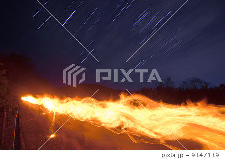 奈良　大神神社　繞道祭　松明行列 9347139