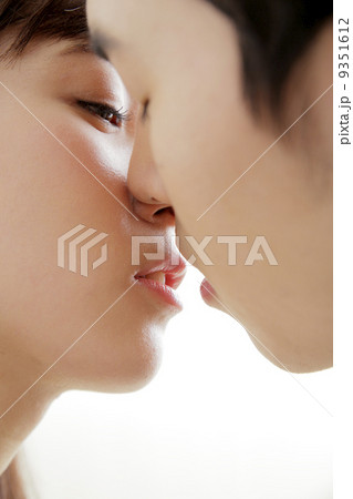 カップル 9351612