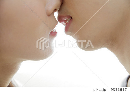 カップル 9351617