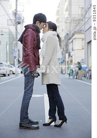 カップル 9351645