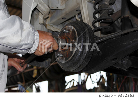 自動車車の車検点検整備修理 自動車車の車検点検整備修理 9352362
