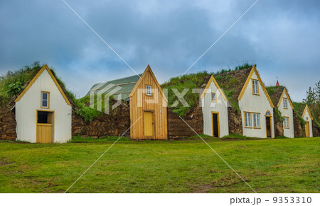Traditional Icelandic turf houses, Glaumbaer museum Traditional Icelandic turf houses, Glaumbaer museum 9353310