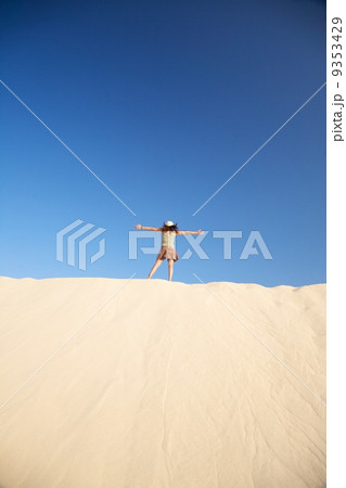 happy on top of the dune 9353429