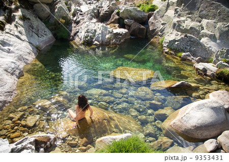 first contact with green river 9353431