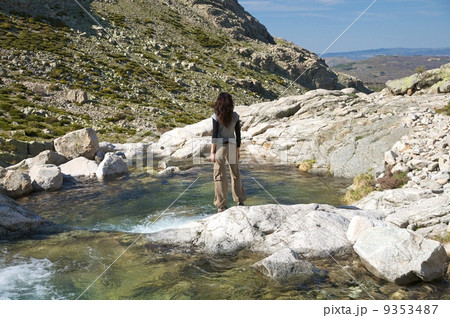 pretty woman on green river 9353487