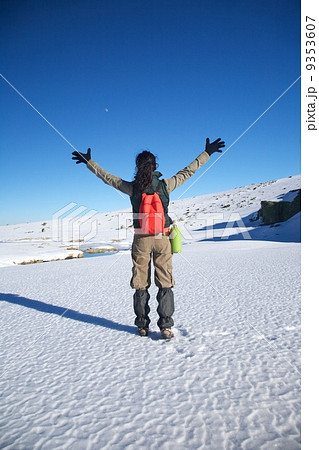 winner winter hiking woman 9353607