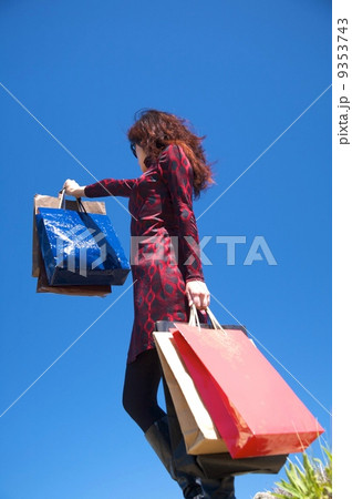 female on good shopping 9353743