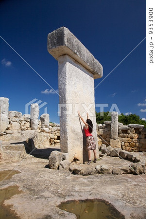 touching taula 9353900